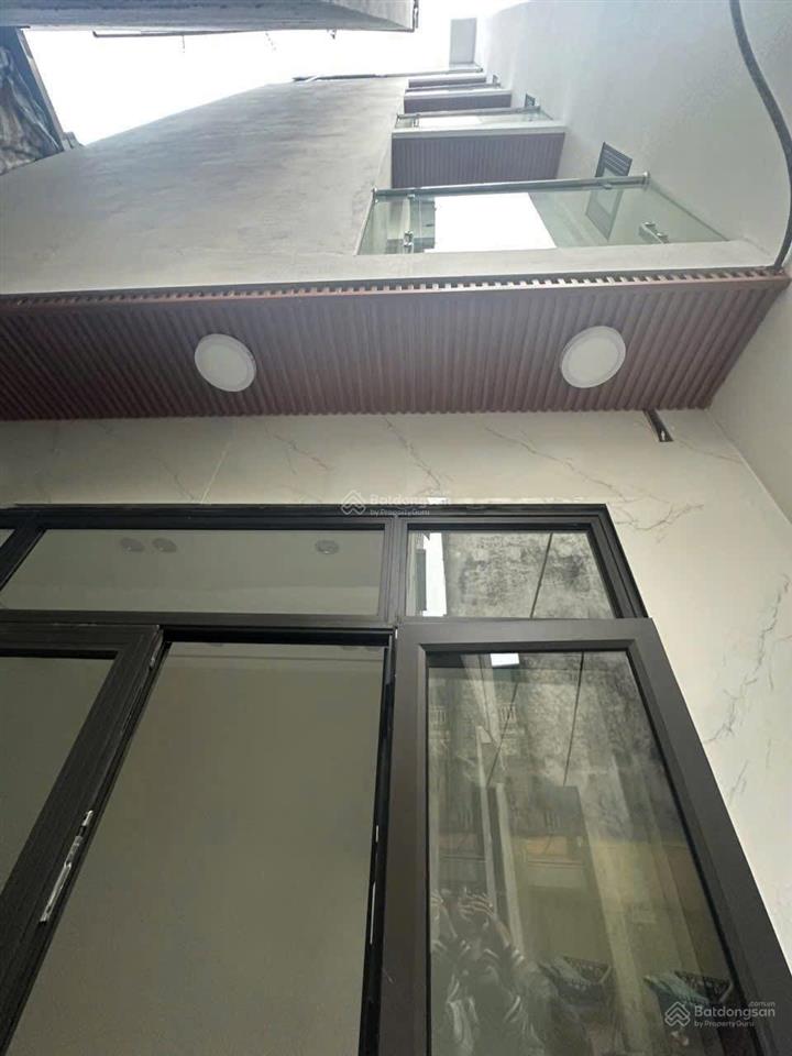 Bán nhà giáp nhị ,hoàng mai ,dt34m2 ,5 tầng ,mt4m ,có thang máy ,full nội thất mới ,giá nhỉnh 9 tỷ