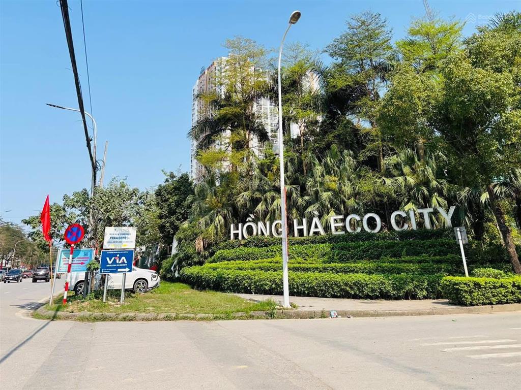 Bán chcc hồng hà eco city,dt 65m2 ,giá 4,35 tỷ,nội thất đẹp ,view thoáng ,nhiều tiện ích