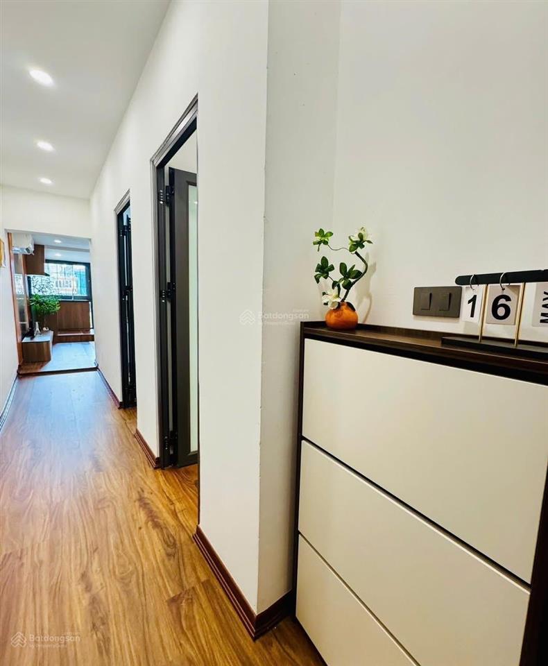 Bán cc 2pn + 2wc tại rose town 79 ngọc hồi, 4,95 tỷ, 55m2, hoàng mai, hà nội, tầng trung