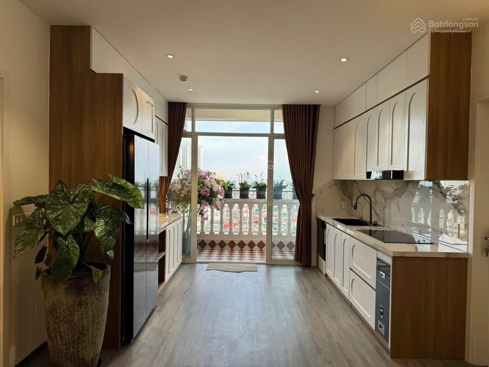 Bán chcc 3pn, 2wc, dt132m2 tại thăng long garden 250 minh khai, 9,5 tỷ, nội thất đẹp