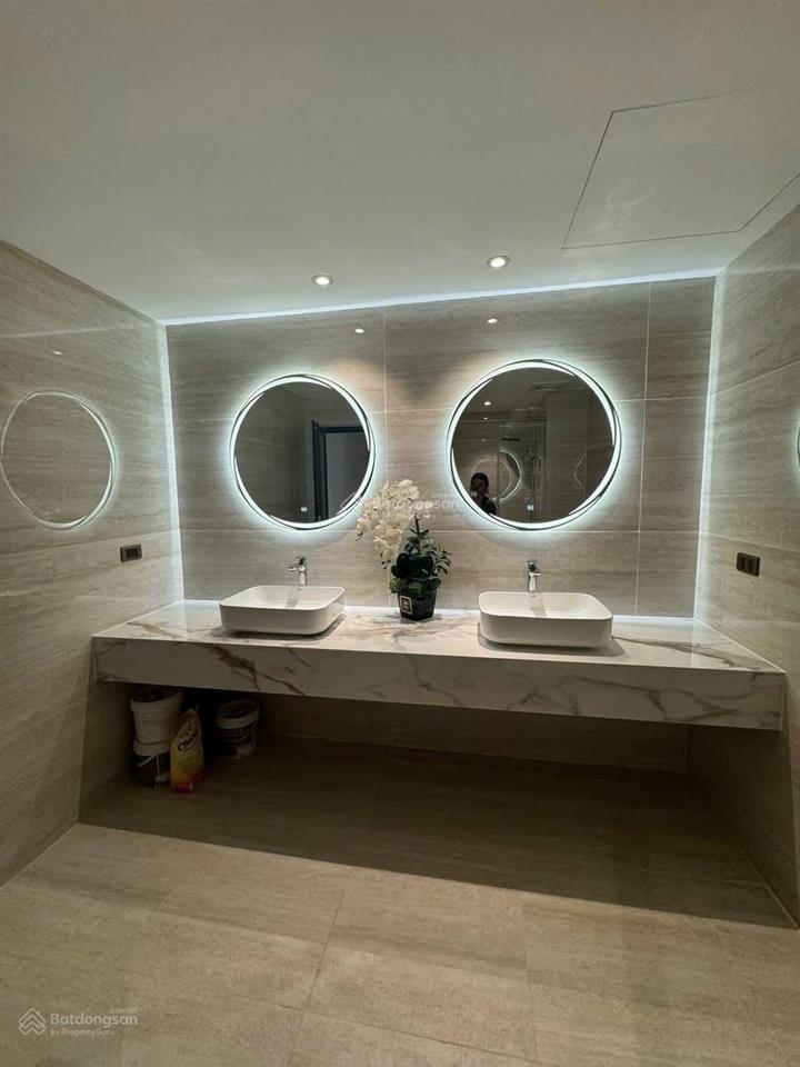 Bán chcc 3pn, 2wc, dt132m2 tại thăng long garden 250 minh khai, 9,5 tỷ, nội thất đẹp