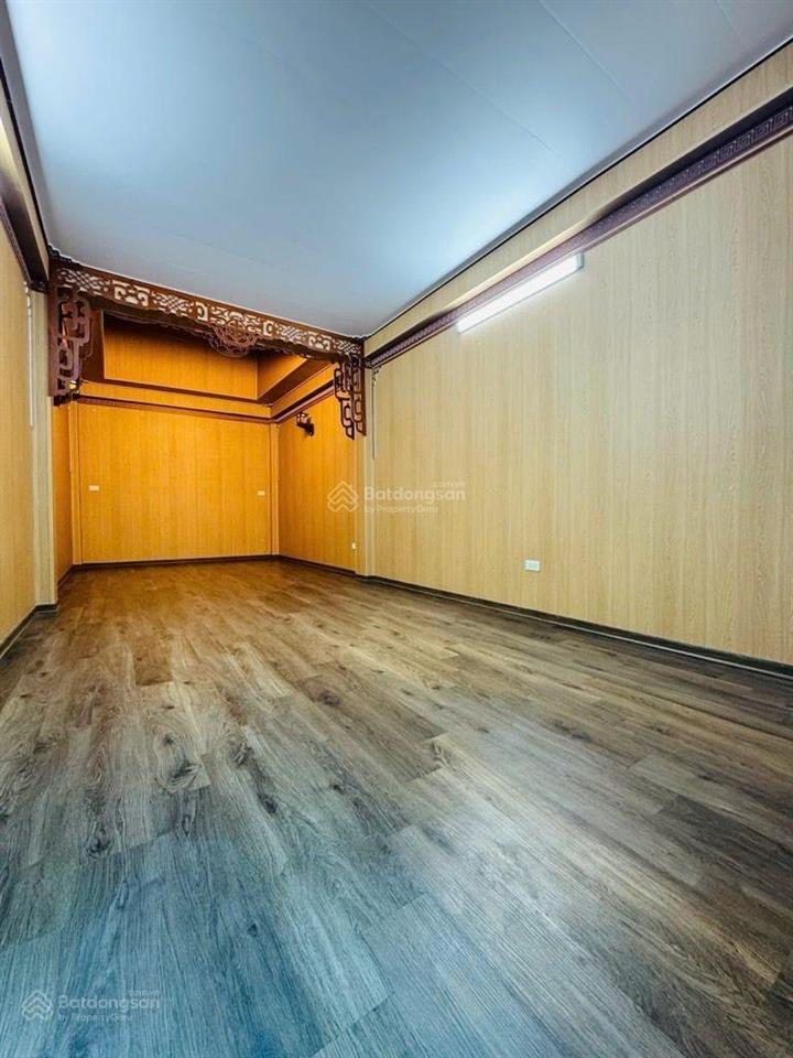 Khu vực thạch bàn còn 1 căn duy nhất 6.1 tỷ nhà 5 tầng ô tô tránh gần eon, cầu vĩnh tuy cấp 1,2,3