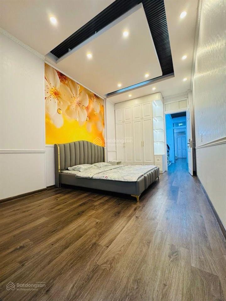 Khu vực thạch bàn còn 1 căn duy nhất 6.1 tỷ nhà 5 tầng ô tô tránh gần eon, cầu vĩnh tuy cấp 1,2,3
