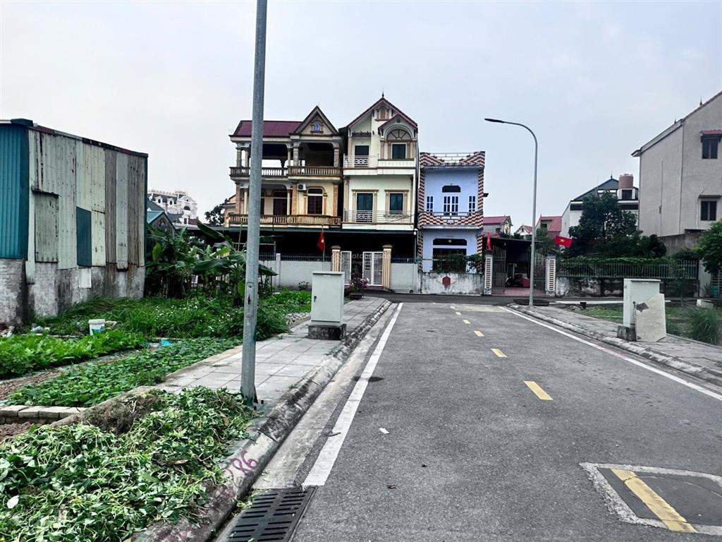 Khu công nghiệp tân quang chỉ 3.2 tỷ có lô đất 75m2 đường trước sau nhà 10m kinh doanh buôn bán ok