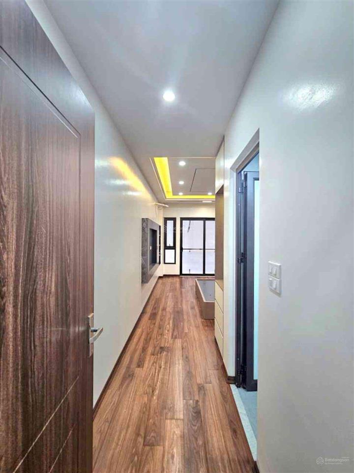 Trâu quỳ 6 tầng thang máy 42m2 giá 7,5 tỷ ô tô đỗ cửa sát học viện nông nghiệp 1, vin 1 lõi gia lâm
