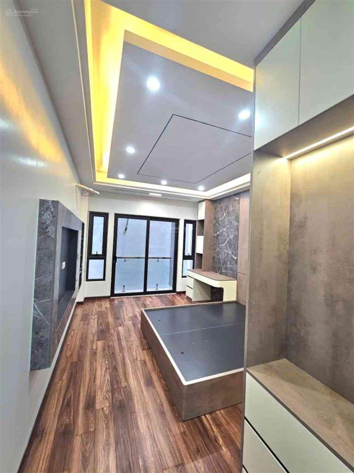 Trâu quỳ 6 tầng thang máy 42m2 giá 7,5 tỷ ô tô đỗ cửa sát học viện nông nghiệp 1, vin 1 lõi gia lâm