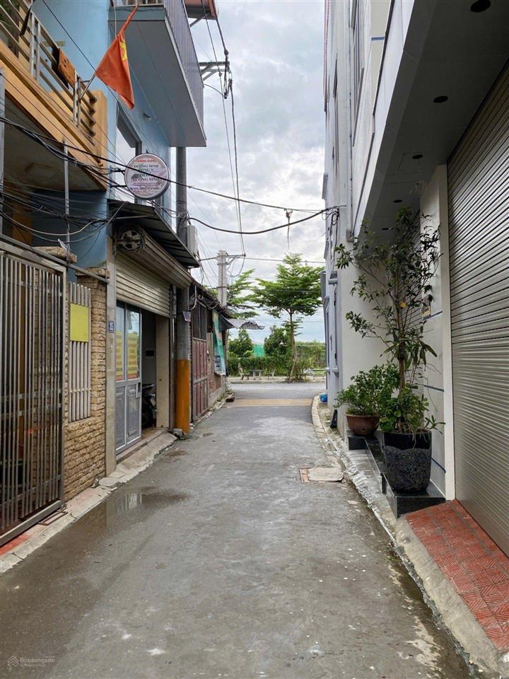 Chỉ 6 tỷ sở hữu lô đất 70m2 đường trước nhà 6m ngõ thông xe tải vào nhà gần chợ, trường học, vin 1