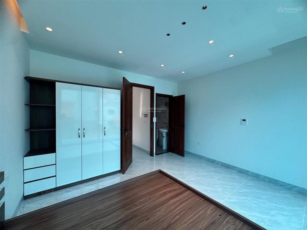 Chỉ 5.4 tỷ có tl sở hữu căn 5 tầng 34m2 mới coong ở sài đồng, khu vực sầm uất nhất long biên