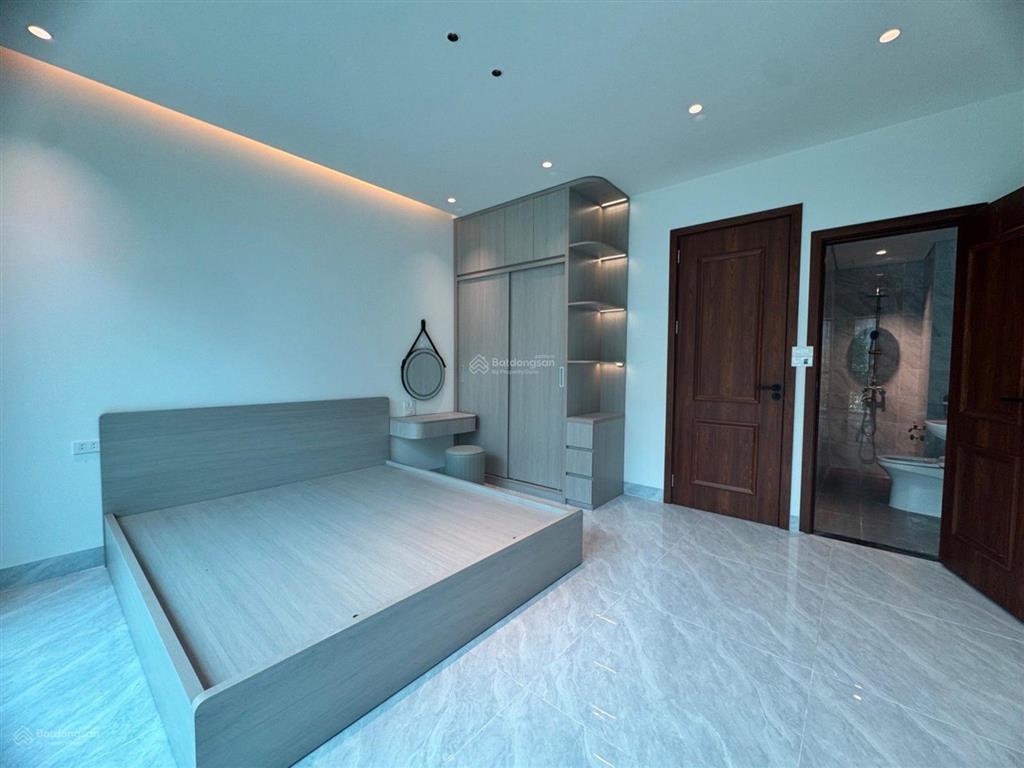 Chỉ 5.4 tỷ có tl sở hữu căn 5 tầng 34m2 mới coong ở sài đồng, khu vực sầm uất nhất long biên