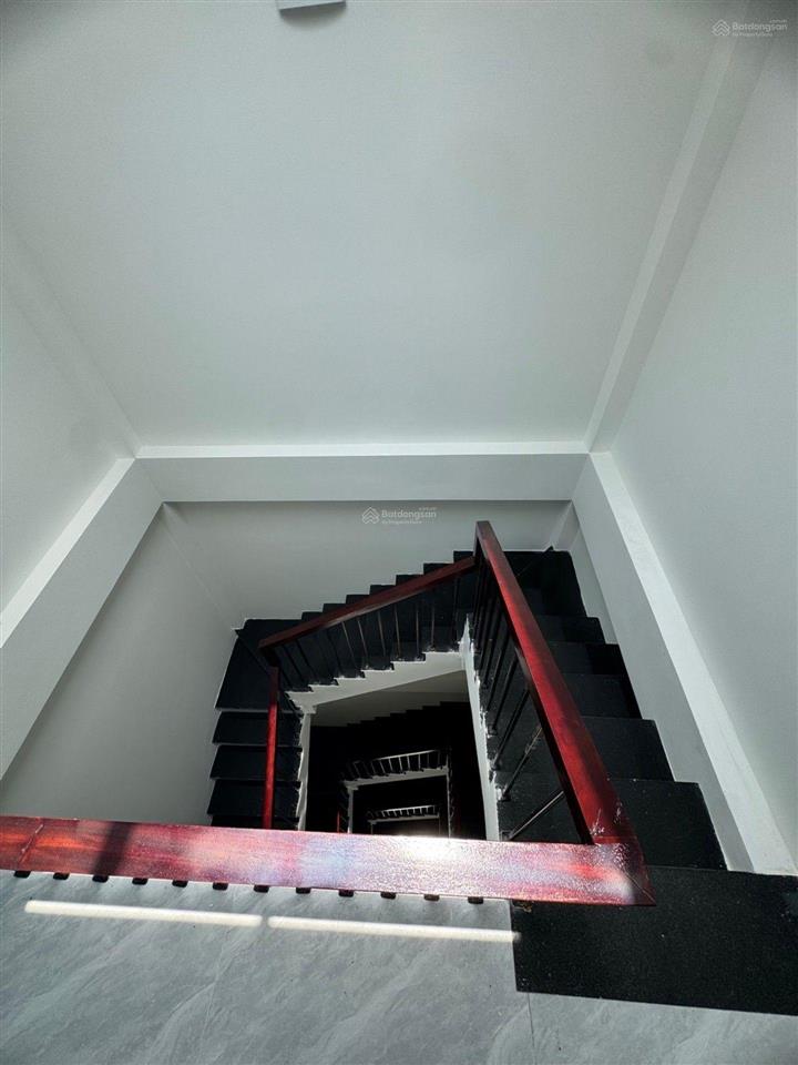 Chỉ 5.4 tỷ có tl sở hữu căn 5 tầng 34m2 mới coong ở sài đồng, khu vực sầm uất nhất long biên