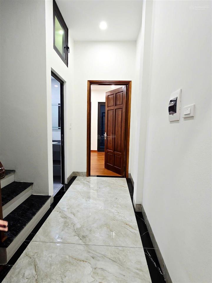 Chỉ 6,5 tỷ có căn 5 tầng ngõ thông ô tô vào nhà 34m2 kinh doanh buôn bán được gần chợ trường học