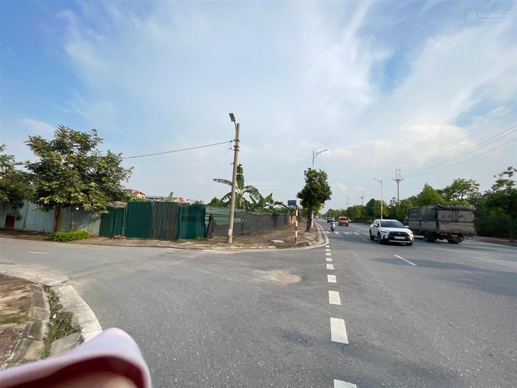 Chỉ 4.3 tỷ sở hữu lô đất 70m2 đường trước nhà 5m ngõ thông kinh doanh buôn bán được ko lỗi,ko qh