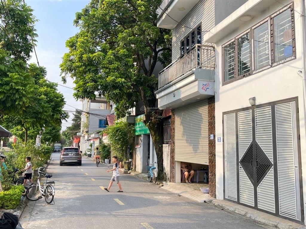 Chỉ 4.3 tỷ sở hữu lô đất 70m2 đường trước nhà 5m ngõ thông kinh doanh buôn bán được ko lỗi,ko qh