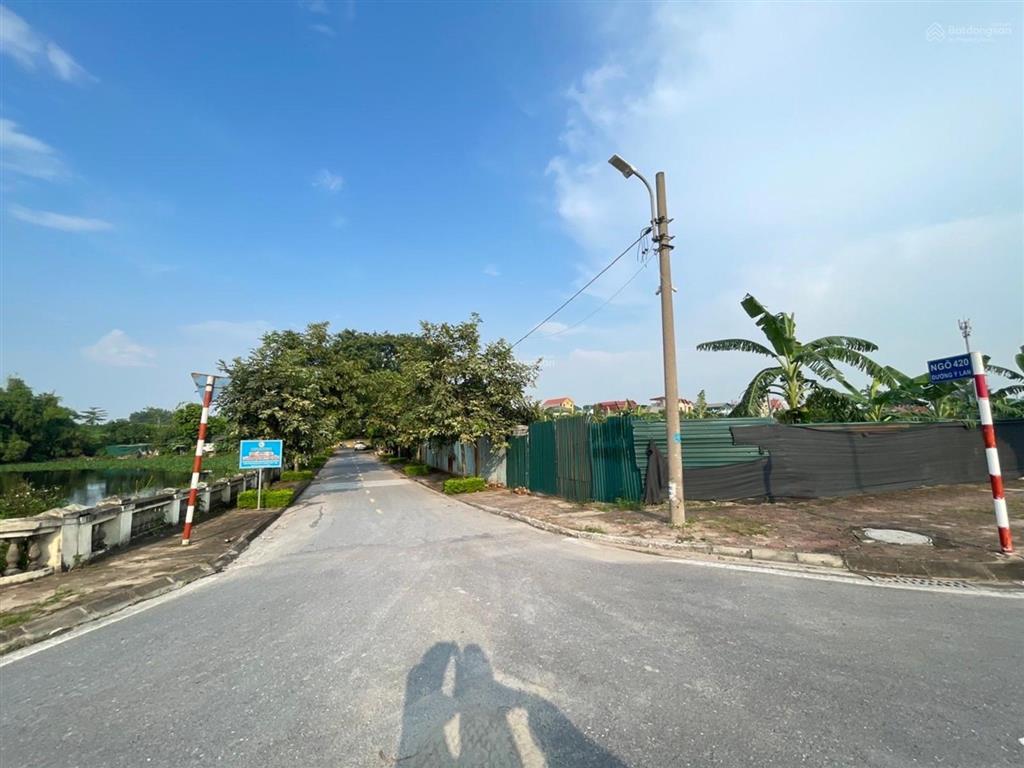Chỉ 4.3 tỷ sở hữu lô đất 70m2 đường trước nhà 5m ngõ thông kinh doanh buôn bán được ko lỗi,ko qh