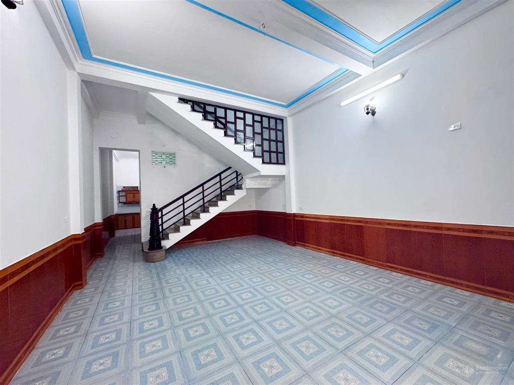 Hàng hiếm tại khu 204 chùa hà  định trung  vĩnh yên  vĩnh phúc e bán nhà 3 tầng mặt đường