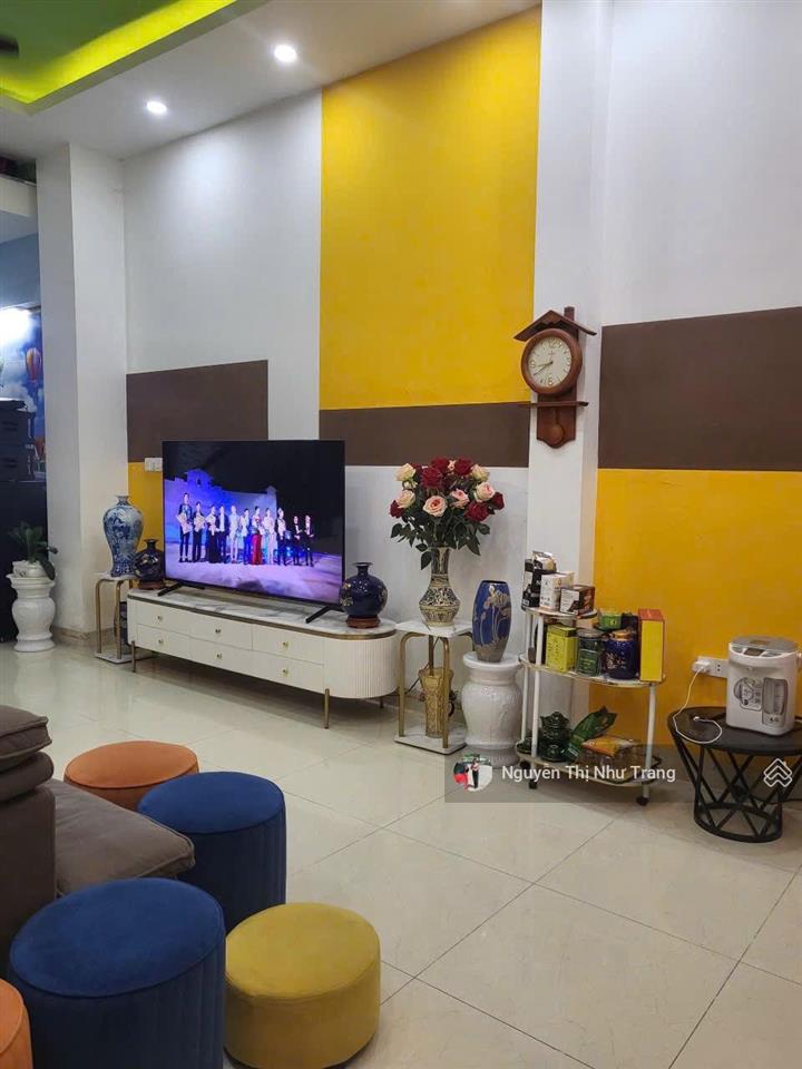 Nhà 3 tầng nguyễn tất thành, khai quang  vĩnh yên  vĩnh phúc 3,9** tỷ
 diện tích 83m mt 4,5m