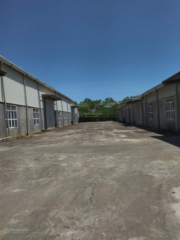 Cho thuê kho xưởng tại xã liên sơn lương sơn hòa bình. dt 1200m2, giá 30 nghìn/m2. 0963 596 ***