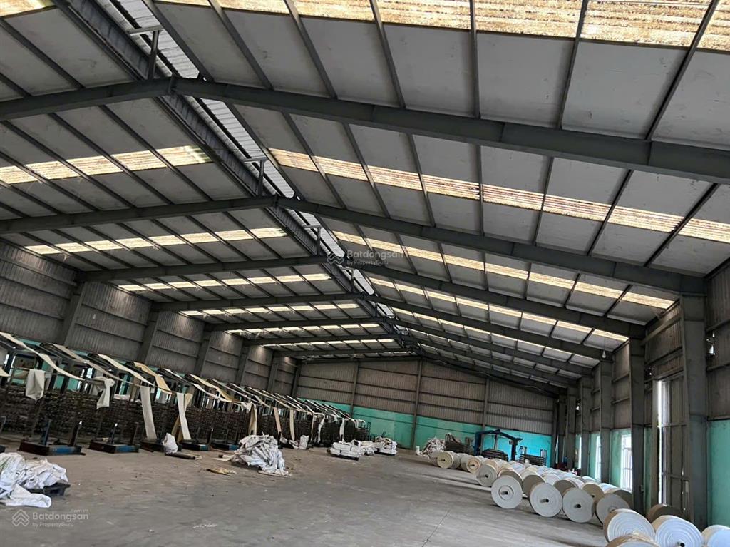 Cho thuê kho xưởng tại xã liên sơn lương sơn hòa bình. dt 1200m2, giá 30 nghìn/m2. 0963 596 ***