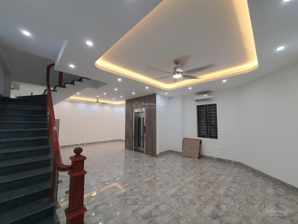 Cho thuê mặt phố nguyễn khả trạc 120 m2 * 7 tầng. chia phòng, thang máy, có pccc.  0963 596 ***