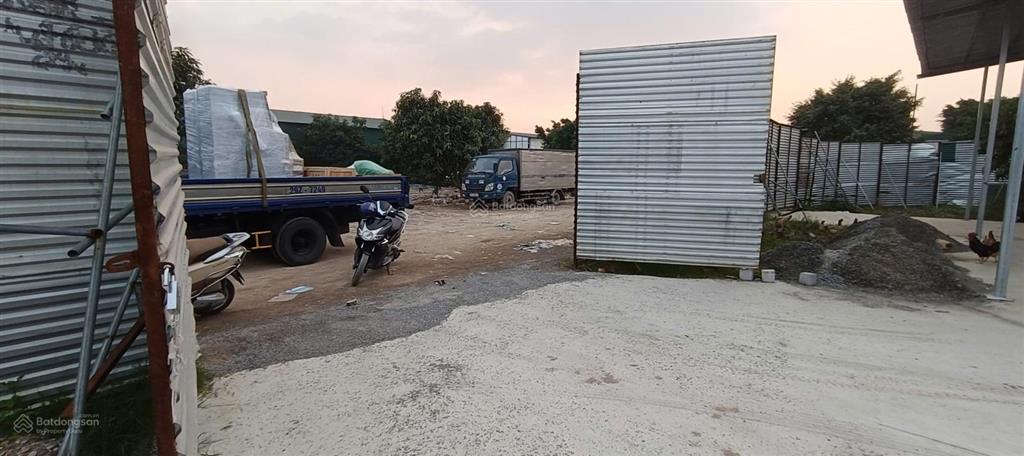 Cho thuê kho xưởng đường 70  miêu nha, tây mỗ, xuân phương, hn. dt 360m2, 80k/m2/th.  0963 596 ***