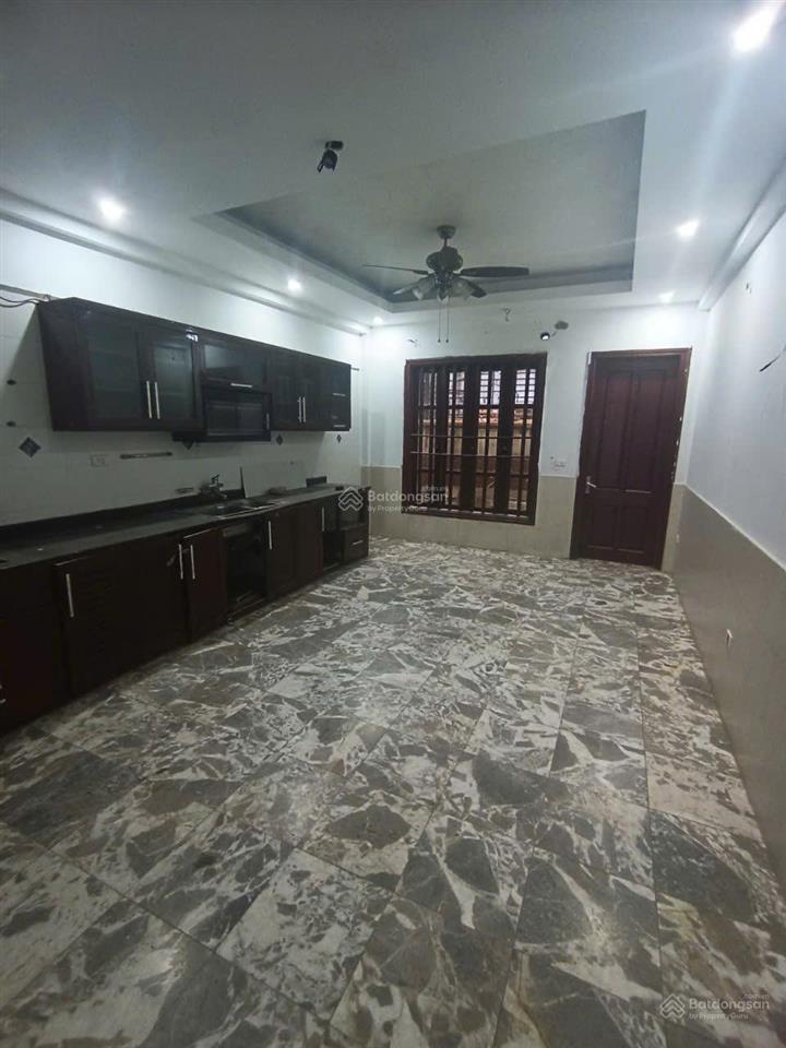 Cho thuê nhà riêng kđt văn quán  hà đông. dt 100m2, 5 tầng, ô tô đỗ cửa, 20 triệu.  0963 596 ***