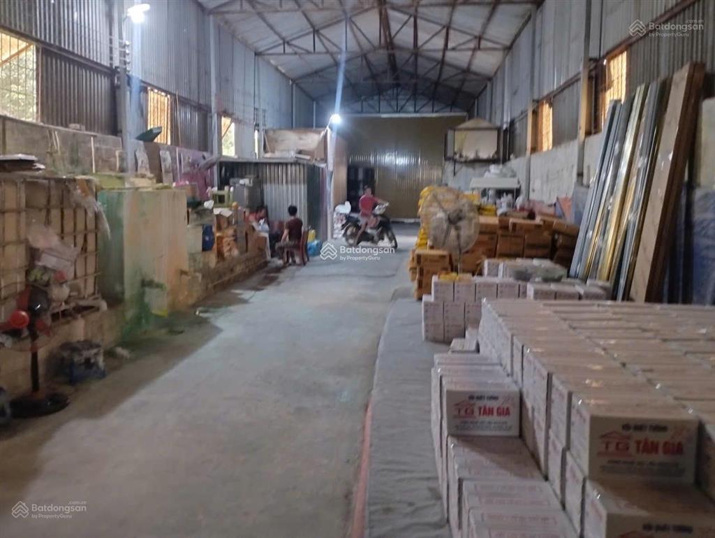 Cho thuê kho tổ 14 đường nghĩa bình, yên nghĩa, hà đông. dt 600m2, cao 8m, xe công đỗ cửa. giá 27tr