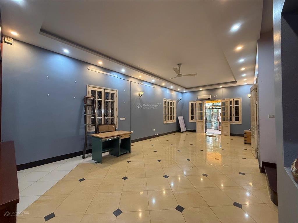 Cho thuê biệt thự khu vườn đào giá ưu đãi 50 triệu, 150m2 tại lạc long quân, thụy khuê, tây hồ