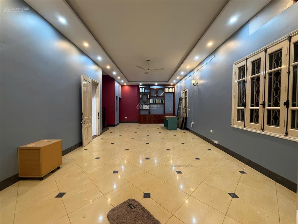 Cho thuê biệt thự khu vườn đào giá ưu đãi 50 triệu, 150m2 tại lạc long quân, thụy khuê, tây hồ