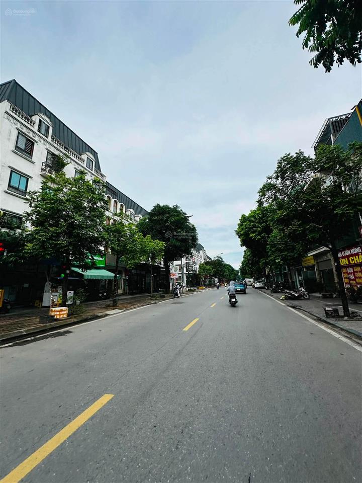Biệt thự song lập kđt văn phú vỉa hè rộng ô tô dừng đỗ kinh doanh văn phòng 210m2 / 34,5 tỷ