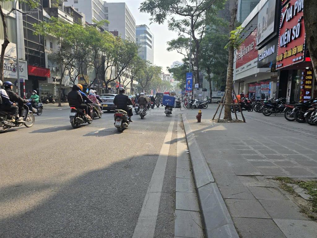 Chủ cần bán gấp mua nhà cho con bên úc chỉ 316tr/m2 mặt phố hoàng cầu 185m2 4t mt 4m 58.5tỷ đống đa