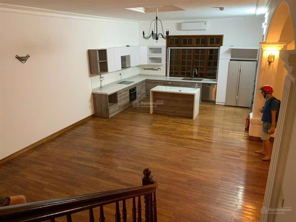 Siêu phẩm villa bể bơi sân vườn dt khủng mặtphố tô ngọc vân quảng an 370m 5tầng mt6.5m 330tỷ tây hồ