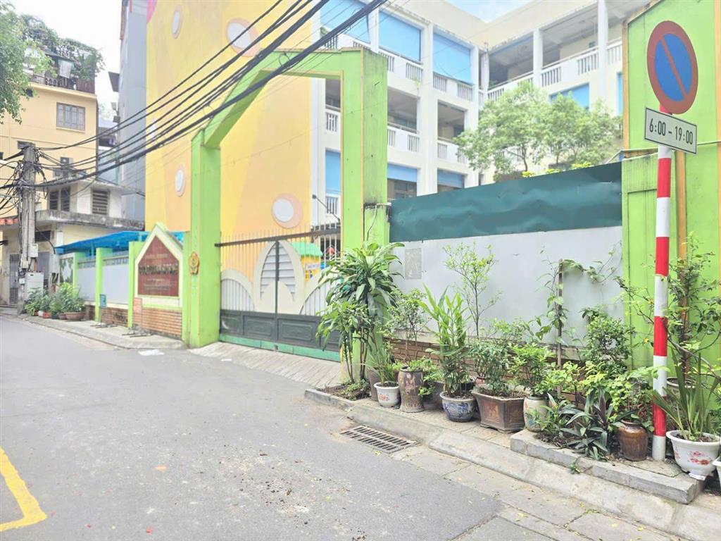 Cực hiếm  lô góc gần công viên thống nhất  50m ra ô tô tránh  đại cồ việt