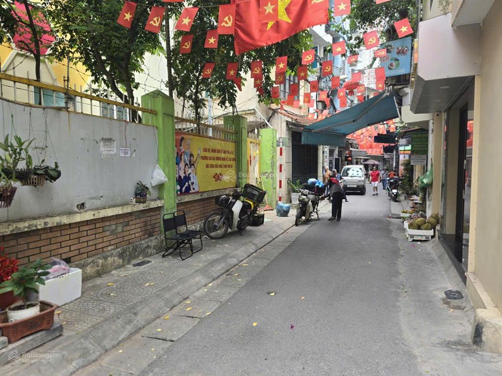 Cực hiếm  lô góc gần công viên thống nhất  50m ra ô tô tránh  đại cồ việt