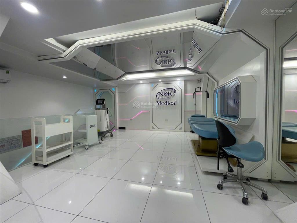 Chủ ngộp bank bán gấp tòa nhà văn phòng đình thôn 77m2 7 tầng thang máy, mt 5.7m