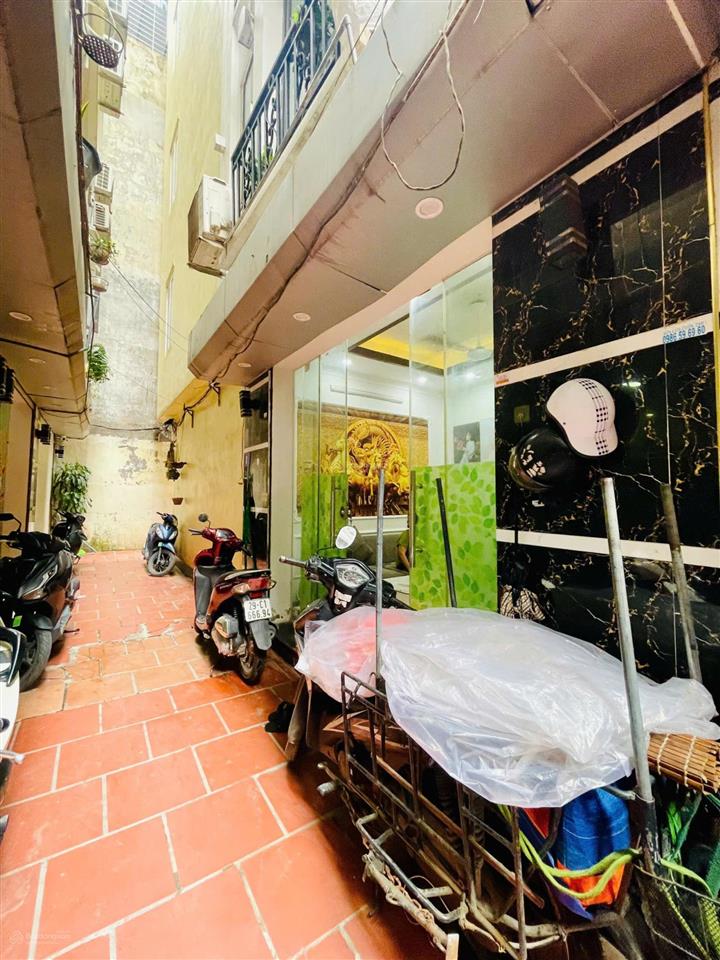 Bán gấp nhà ngõ tam trinh 30m ra ô tô, 64,6m2 sử dụng cả sân chung  5 tầng mt 4,8m 6 tỷ