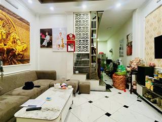 Bán gấp nhà ngõ tam trinh 30m ra ô tô, 64,6m2 sử dụng cả sân chung  5 tầng mt 4,8m 6 tỷ