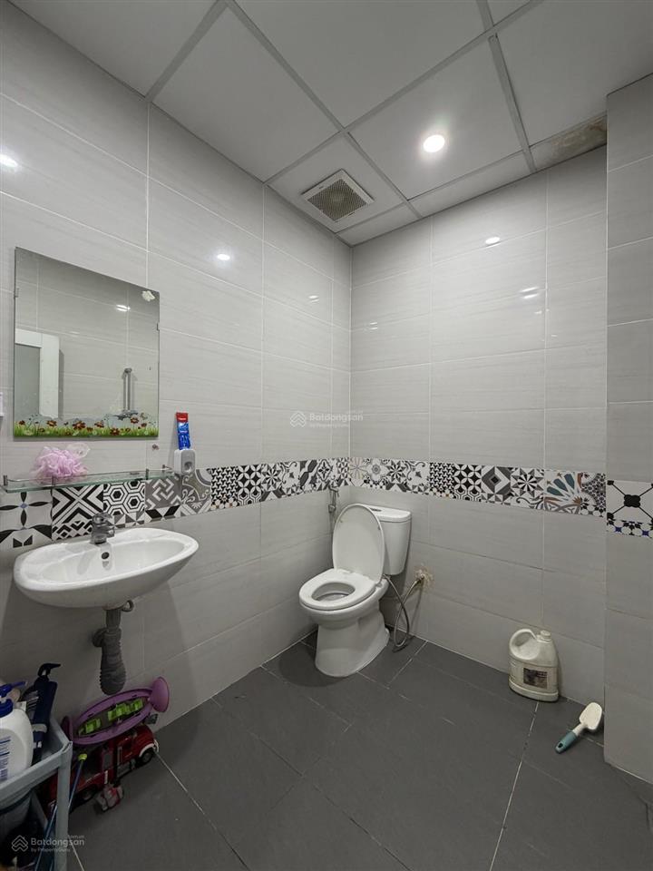 Quận 5 cc ngô quyền (lầu 1) 68.3m2 shr 4,3 tỷ