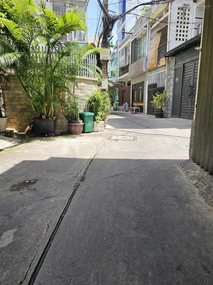 Bán nhà hẻm đường trần văn đang p11 q3. dt 3.6x17m giá 9.5 tỷ