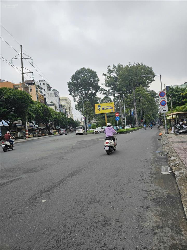 Bán nhà mặt tiền đường nguyễn chí thanh q10. diện tích 4.2x25m giá 23 tỷ
