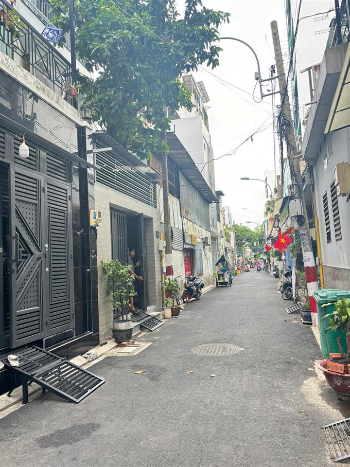 Chủ ngộp bank cần bán! mặt tiền duy nhất khu k300 nhà 2 tầng mặt tiền thép mới  a4.