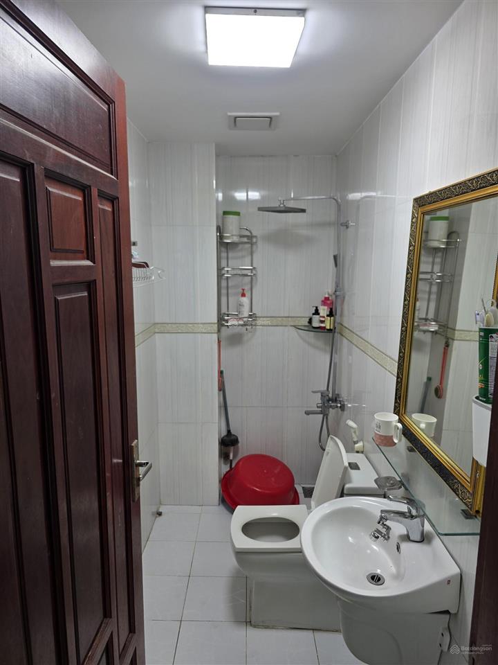 Nhà đẹp 4 tầng đường lạc long quân, tân bình.dt 4 x 13m. 7pn+ 6 wc chỉ 8,2 tỷ