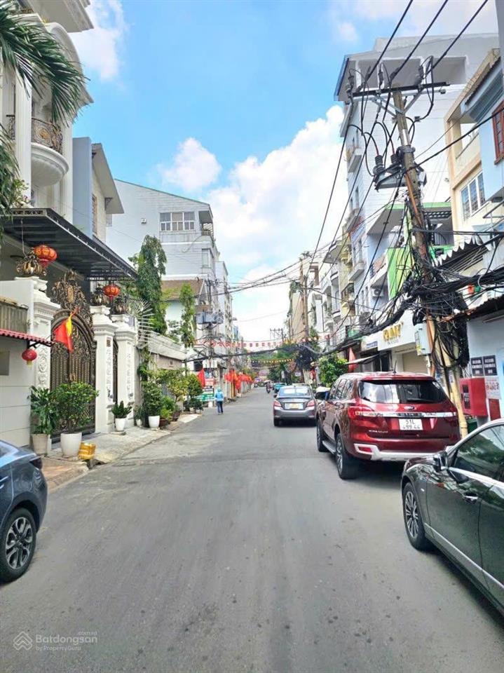 Nhà góc 2mt đường hoàng hoa thám  bảy hiền  tân bình. dt 4,4 x14m 3 tầng giá 8,9 tỷ