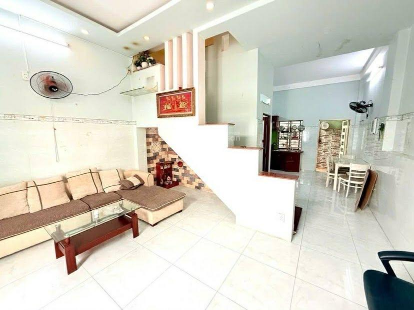 Bán nhà 2 tầng hẻm xe hơi đường cây keo thủ đức giá 5,9 tỷ