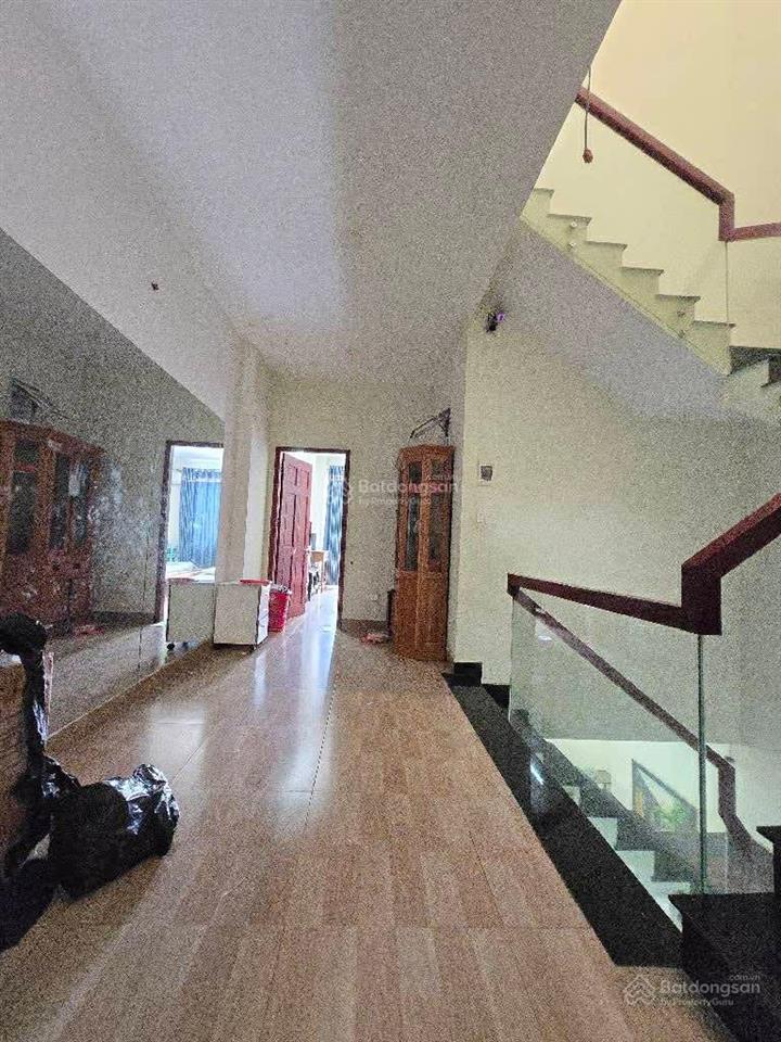 Nhà 3 tầng trung tâm hành chính dĩ an 120m2 giá chỉ 9,5 tỷ