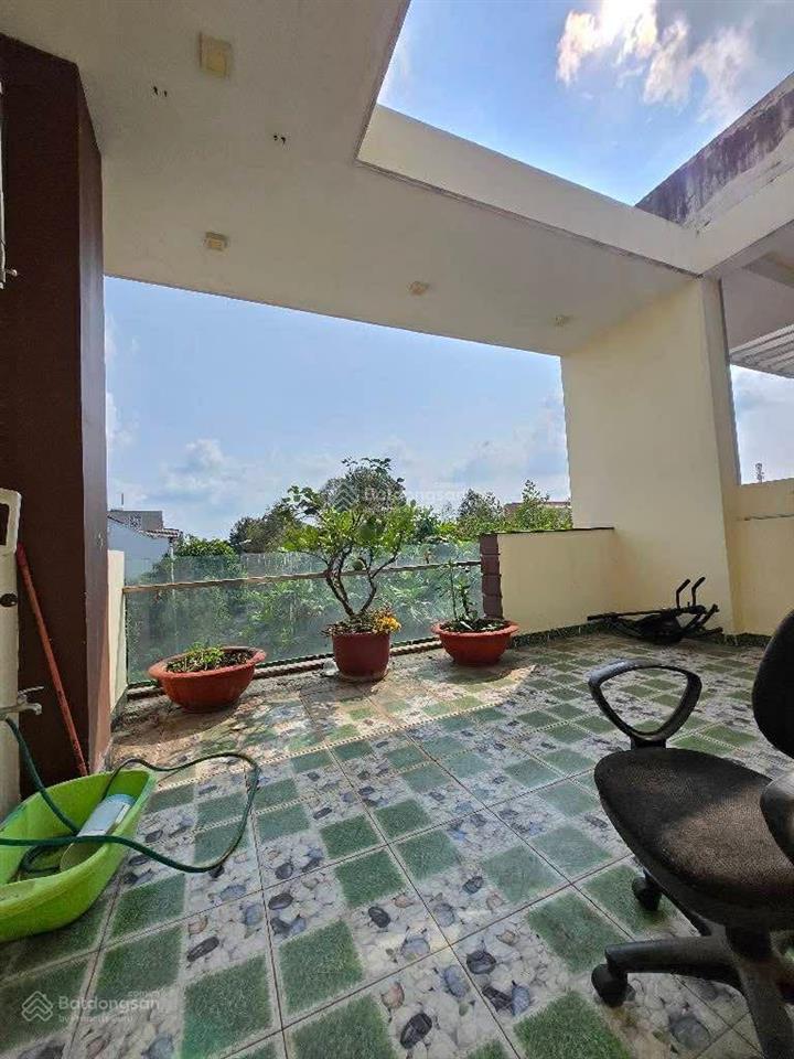 Nhà 3 tầng trung tâm hành chính dĩ an 120m2 giá chỉ 9,5 tỷ