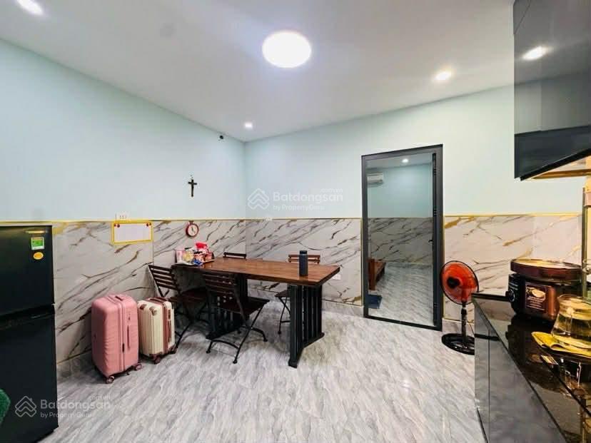 Bán căn nhà đẹp, hẻm xe hơi đỗ cửa phường tam bình, nhà mới nội thất đẹp, 136m2 giá 3,5 tỷ