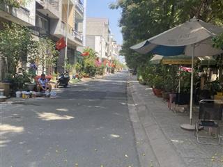 Bán nhà lô góc kdc êm đềm linh xuân, thủ đức 4 tầng 120m2 giá 9,3 tỷ