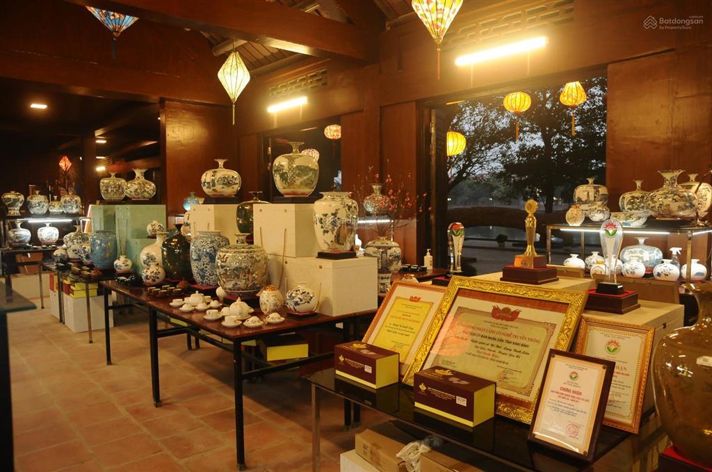 Cho thuê mặt bằng góc đẹp phố điện biên phủ  mặt tiền 18m hiếm có tại trung tâm