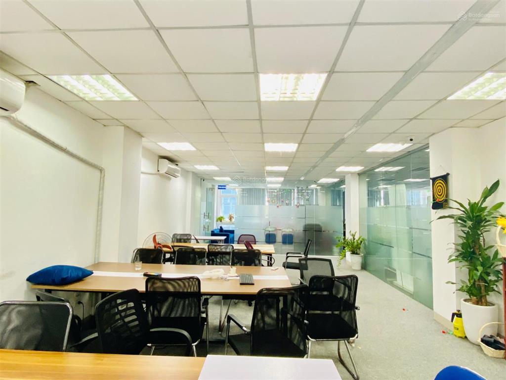 Mặt bằng kinh doanh phố huỳnh thúc kháng, trung tâm kinh doanh sôi động, nhiều tòa văn phòng