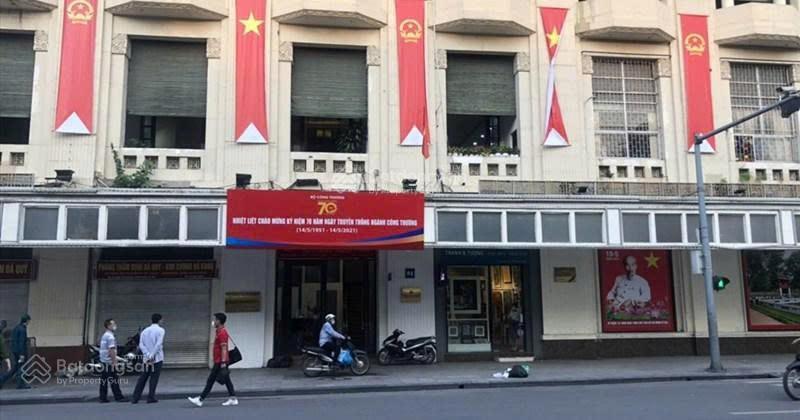 Cho thuê mặt bằng kinh doanh vị trí vàng phố đinh tiên hoàng view hồ gươm mặt tiền 12m